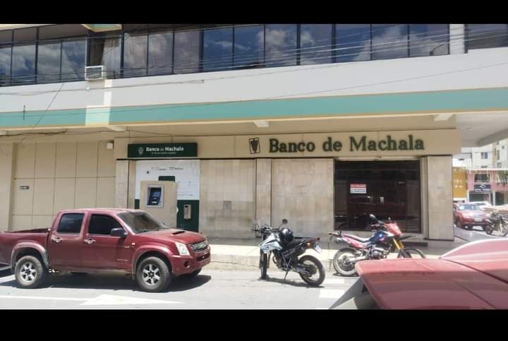 DELINCUENTES SE ROBAN 500 MIL DÓLARES DE AGENCIA DEL BANCO DE MACHALA EN PORTOVELO CANTÓN DE EL ORO