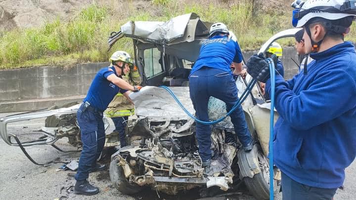 ACCIDENTE DE TRÁNSITO ENTRE CAMIÓN Y FURGONETA EN BIBLIAN.-