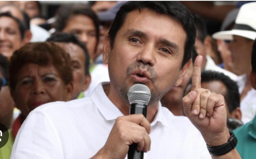 ECUADOR SOLICITA A GOBIERNO MEXICANO LE RETIREN EL ESTATUS DE REFUGIADO AL PRÓFUGO WALTER SOLÍS.-