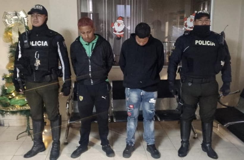 EN CUENCA POLICIA DETIENE A 2 SUJETOS QUE ROBABAN A PERSONAS EN LA CALLE.-