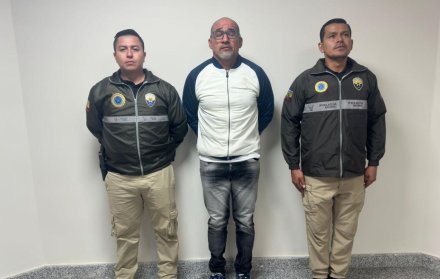 EXALCALDE DALTON NARVÁEZ PROCESADO POR CORRUPCIÓN Y QUE FUE CAPTURADO EN BOGOTÁ, LLEGÓ A GUAYAQUIL.-