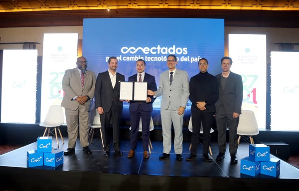 ECUADOR FIRMA CONVENIO CON GOOGLE, CONVIRTIÉNDOSE EN EL TERCER PAÍS EN EL MUNDO EN SUSCRIBIR ESTE CONVENIO.
