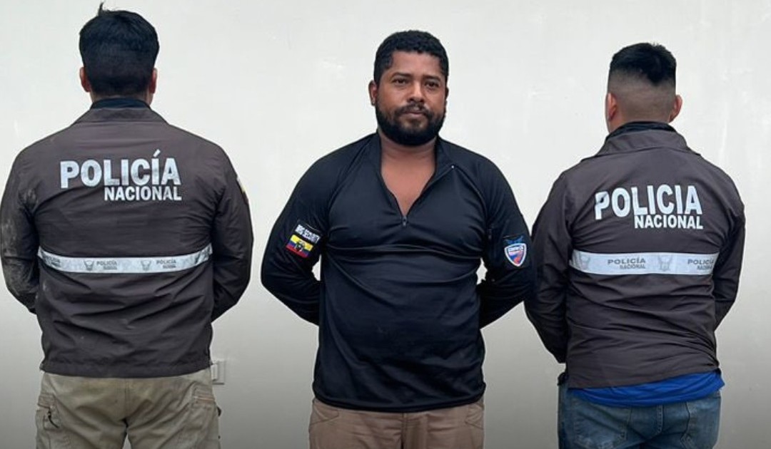 EL BLOQUE DE SEGURIDAD DE ECUADOR CAPTURA A UNO DE LOS MÁS PELIGROSOS DELINCUENTES DE "LOS LOBOS" ALIAS NEGRO BARREI".-