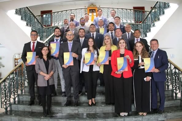 EL MINISTERIO DE GOBIERNO ANUNCIA QUE IMPULSARÁ PROGRAMA POR UN ECUADOR TRASPARENTE.-