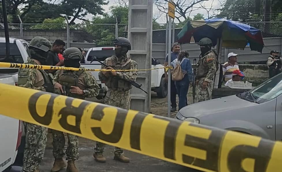 SICARIOS ASESINAN A COMANDANTE DE LA FAE.-