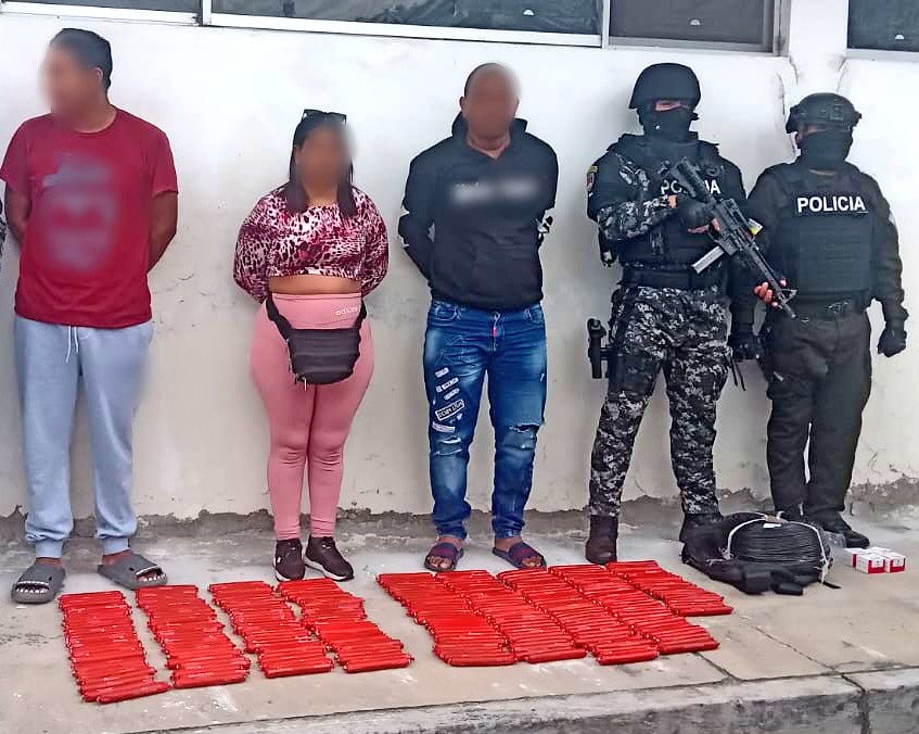 EN IMBABURA, 3 APREHENDIDOS CON 260 TACOS DE DINAMITA, LA POLICÍA INVESTIGA SU POSIBLE USO.-