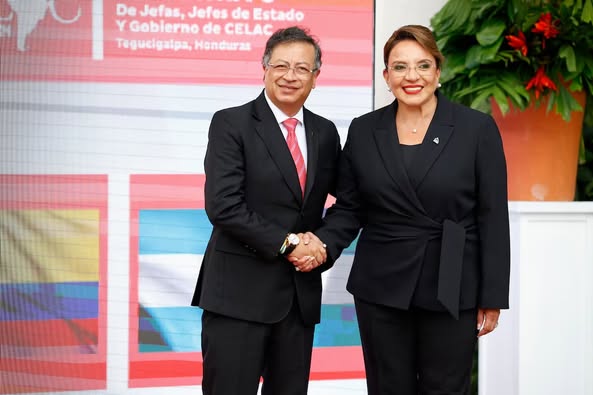 LA CELAC RECHAZA LO QUE LLAMAN MEDIDAS UNILATERALES Y RESTRICTIVAS, AL COMERCIO INTERNACIONAL, PLANTEADA POR ESTADOS UNIDOS. GUSTAVO PETRO NUEVO PRESIDENTE CELAC.